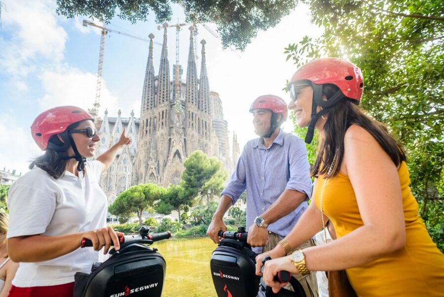 Barcelona: City Highlights Segway Tour - El Born and Ciutadella Park: shifting from stone to green