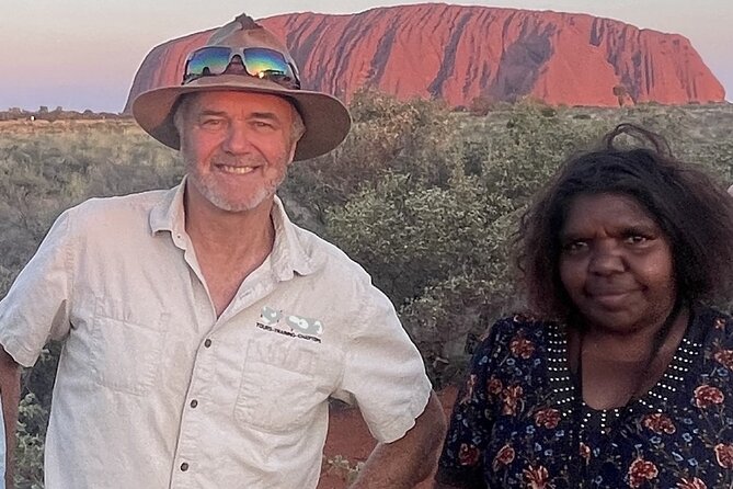 Best of Uluru & Segway - Mala Walk: caves, rock art, and Anangu connections