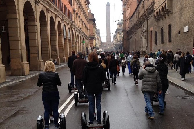 CSTRents - Bologna Segway PT Authorized Tour - Two Towers and the leaning question