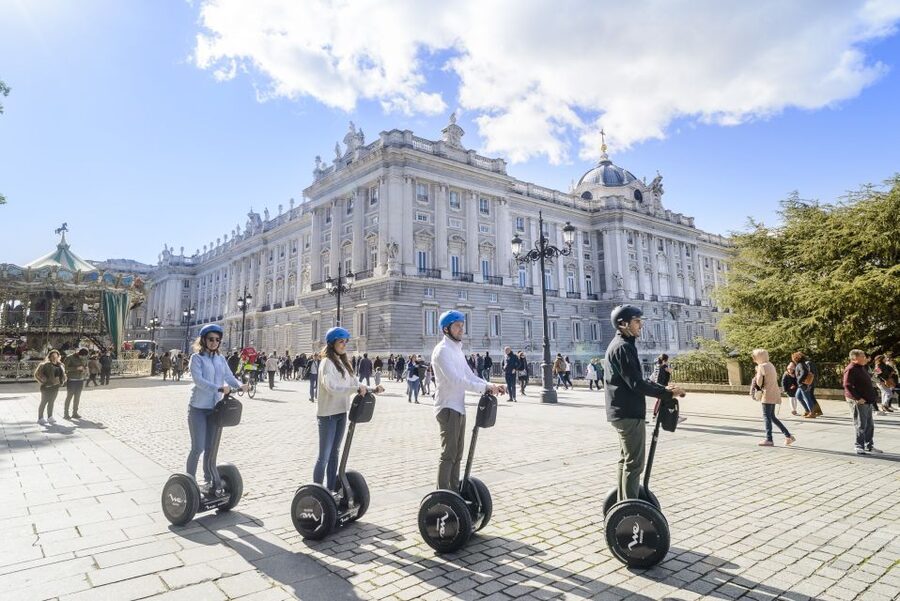 Madrid: 1.5-Hour Old Town Highlights Segway Tour - The start at Calle de la Escalinata: training, gear, and what to bring