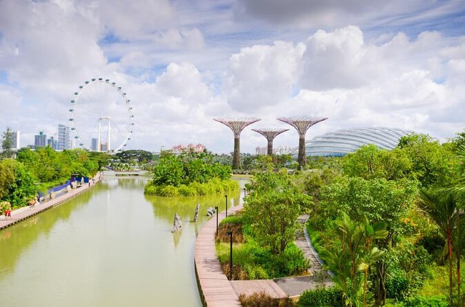 O-Ride Singapore Marina Bay Sands Mini Segway Tour - Guides and the photo/video angle (Lewis, Arjun, Josh, Adam Ko)