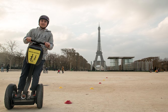 Paris Segway Express Tour (12 monuments in 1 hour and 30 minutes) - Helmet On. Training First. Then You Roll