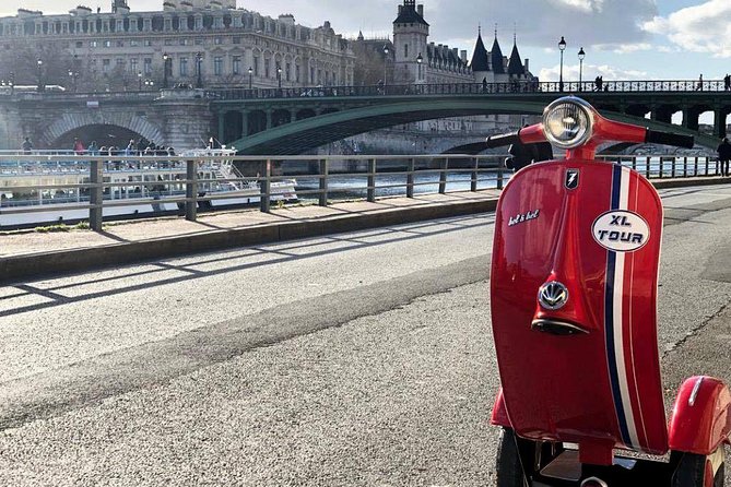 Paris - Segway Tour 120 min - Seine Crossing Moments: Orsay, Pont Alexandre III, and Saint Trinity
