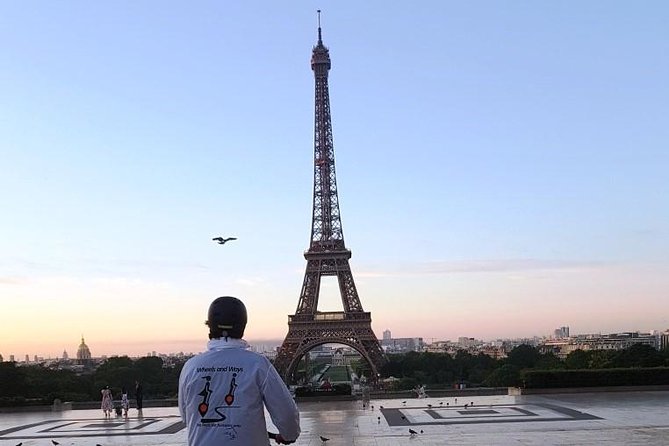 Paris Sunrise tour by Segway - Stop 2: Trocadéro sunrise on the esplanade (the best payoff)