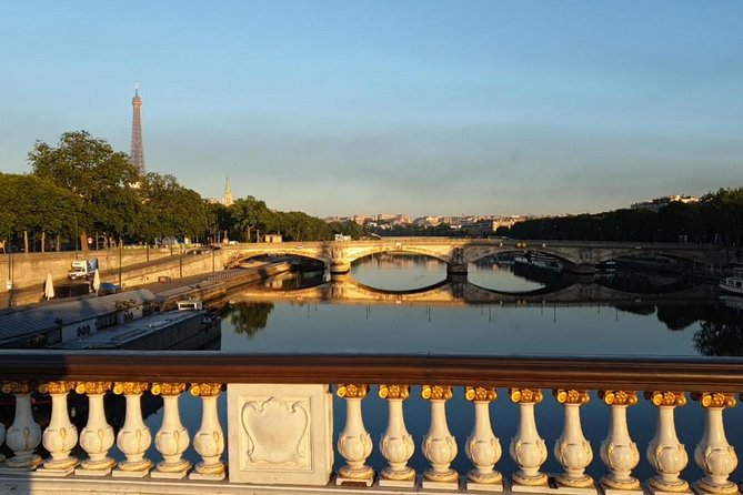 Paris Sunrise tour by Segway - Stop 4: Champs-Élysées by Segway (fun, fast, and straight to the classics)