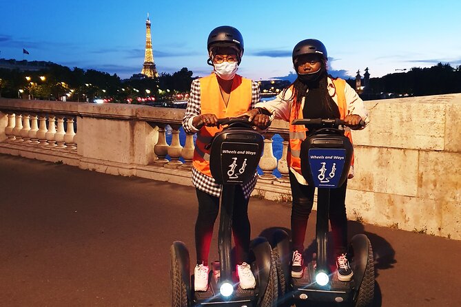 Segway by night ! Illuminated Paris - Guides make or break the night