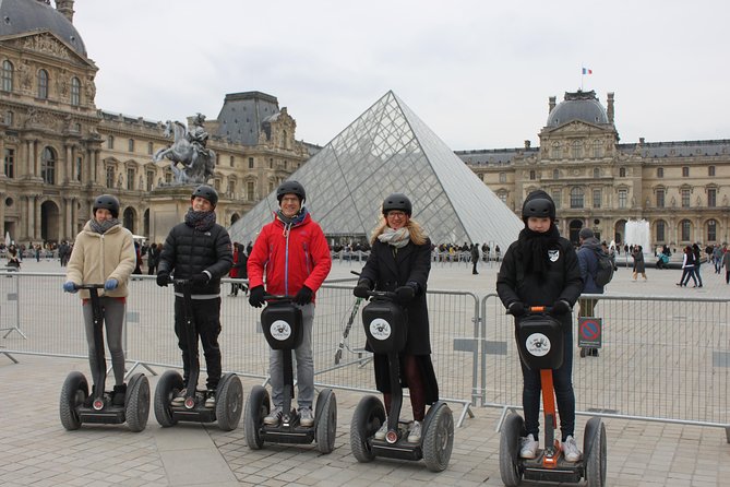 Segway tour Capital sites - Stop 5: Ecole-Militaire’s Majestic Presence