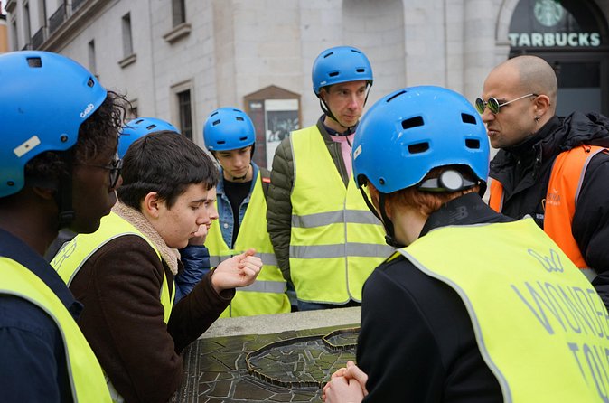Segway tour in the green area: Madrid Río - Guide power: Borja and Efrem’s kind of storytelling