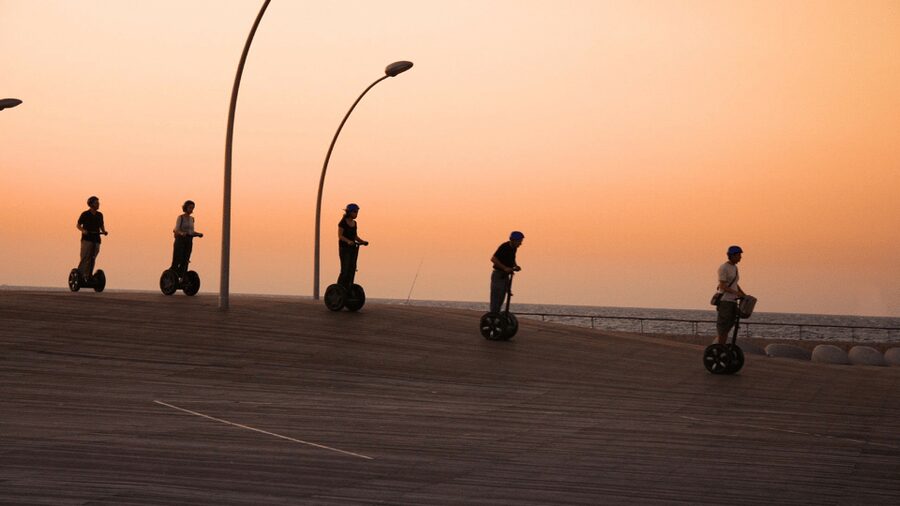 Valencia: 1 Hour Segway Tour at Night - Finding the Start: Behind the Towers at Naquera Street