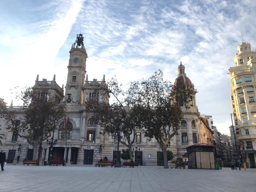 Valencia Old Town Segway Tour - Downtown highlights: Mercado Central and the Valencia Cathedral (Seu)