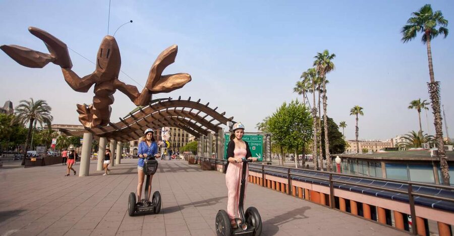 ❤️Welcome to Barcelona❤️ Segway Tour - Plaça dels Traginers and the first guided beats