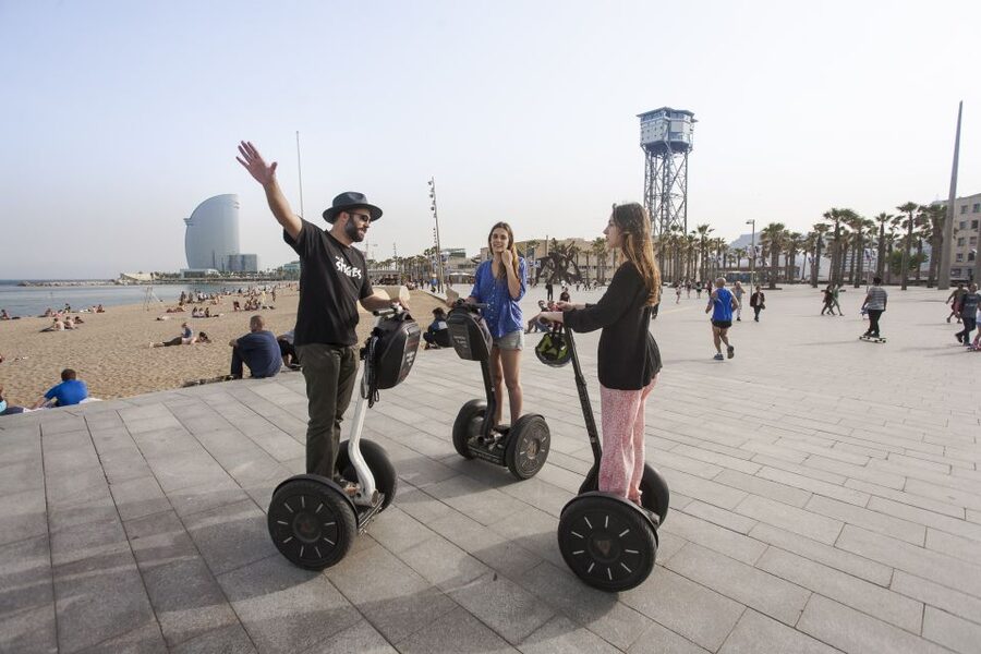 ❤️Welcome to Barcelona❤️ Segway Tour - El Cap de Barcelona: one of the “look up” moments